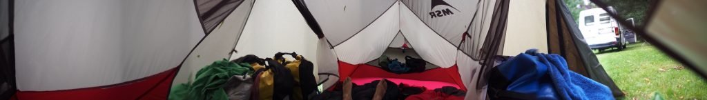 pano intérieur de la tente hubba hubba nx avis place spacieuse materiel camping abside pluie voyage velo couche