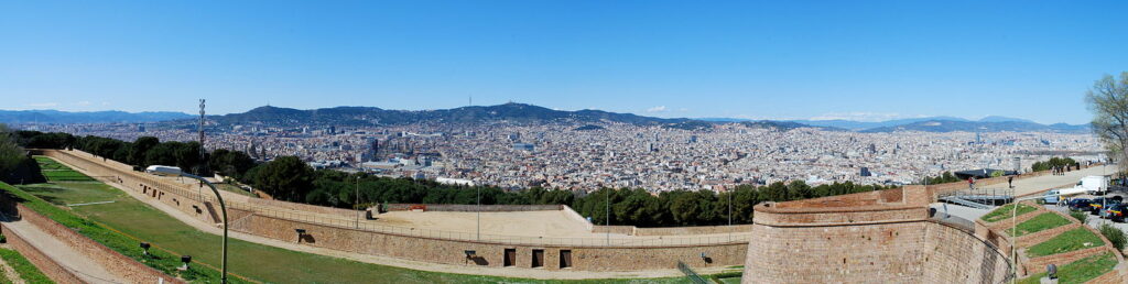 Panorama de Barcelone de puis le château de Monjuïc